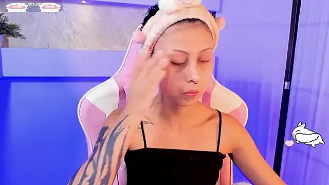 SharonBoone on StripChat 