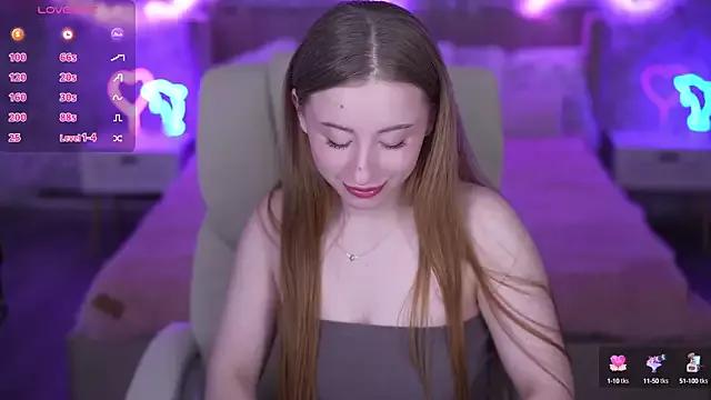 SilverrMoon on StripChat 