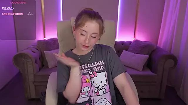 SilverrMoon on StripChat 