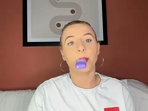 Strongqueen on StripChat 