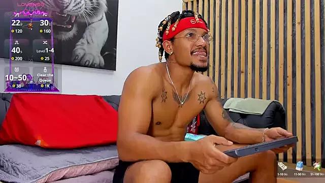 Taylor__02 on StripChat 