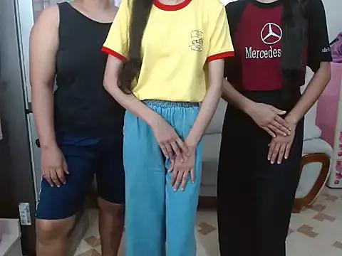 ThreeSister3 on StripChat 