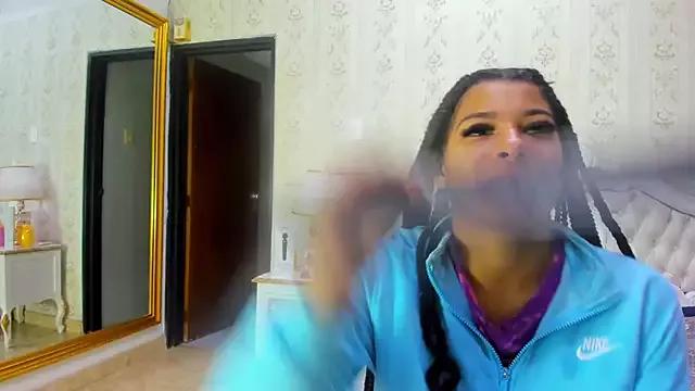 Freechat TiaraRosse on StripChat