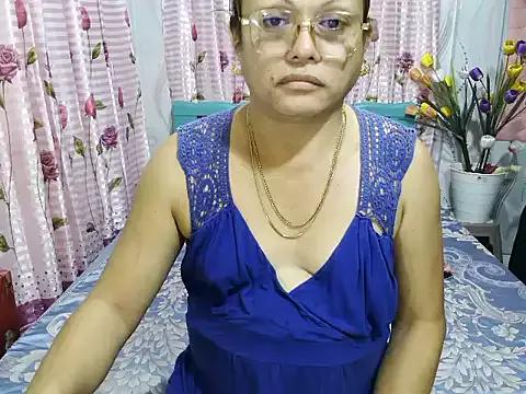 UrAsianPrincessDanie on StripChat 