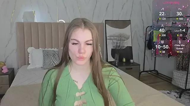 UrLara on StripChat 