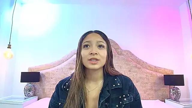 Victoria_Adams14 on StripChat 