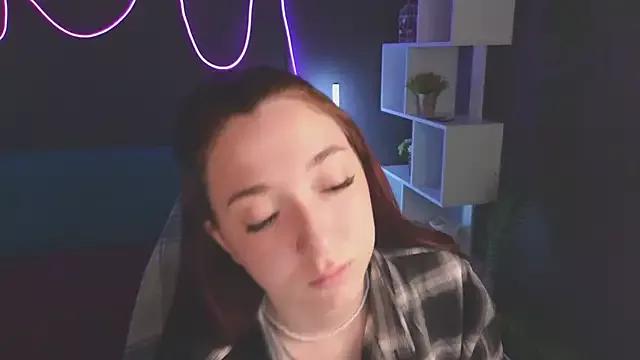 YasmineWest on StripChat 
