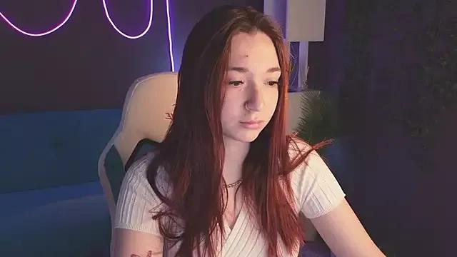 YasmineWest on StripChat 
