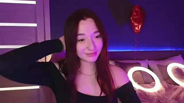 YasmineWest on StripChat 
