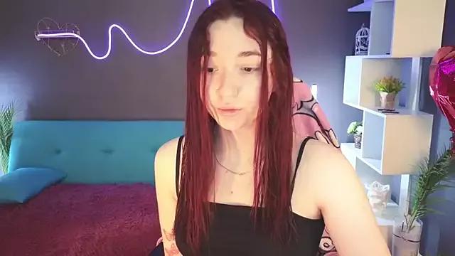 YasmineWest on StripChat 
